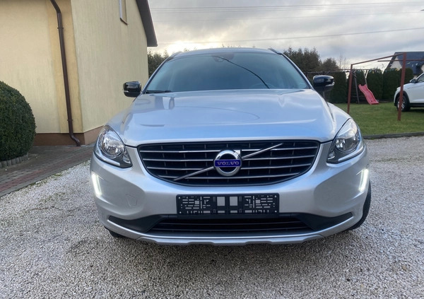 Volvo XC 60 cena 79999 przebieg: 125000, rok produkcji 2017 z Staszów małe 781